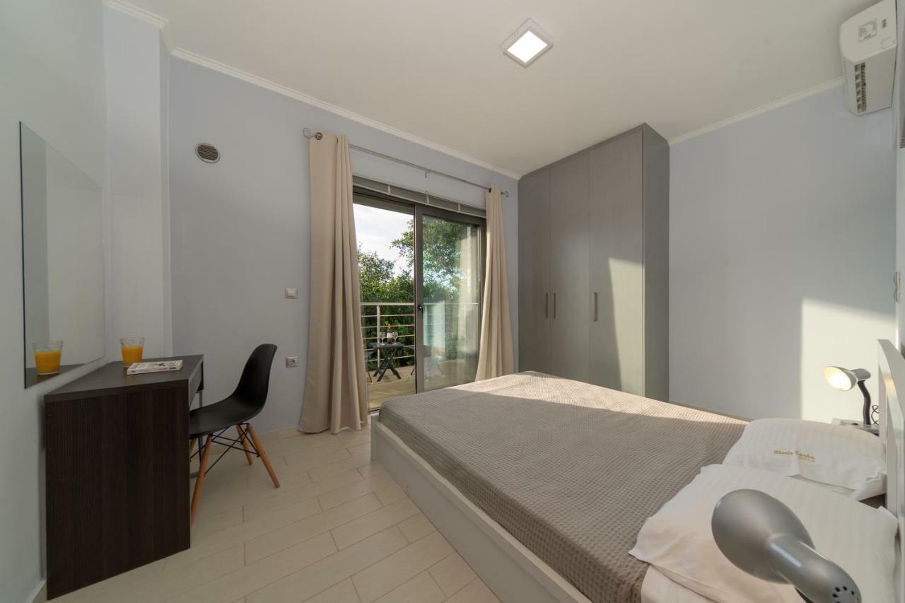 Alexiszorba Villa Plaka  Bagian luar foto